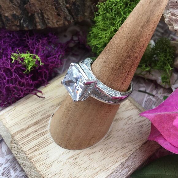 Solid Sterling Silver Square Cz Solitaire Engagement Wedding Fashion Ring Size 8 - Picture 5 of 9